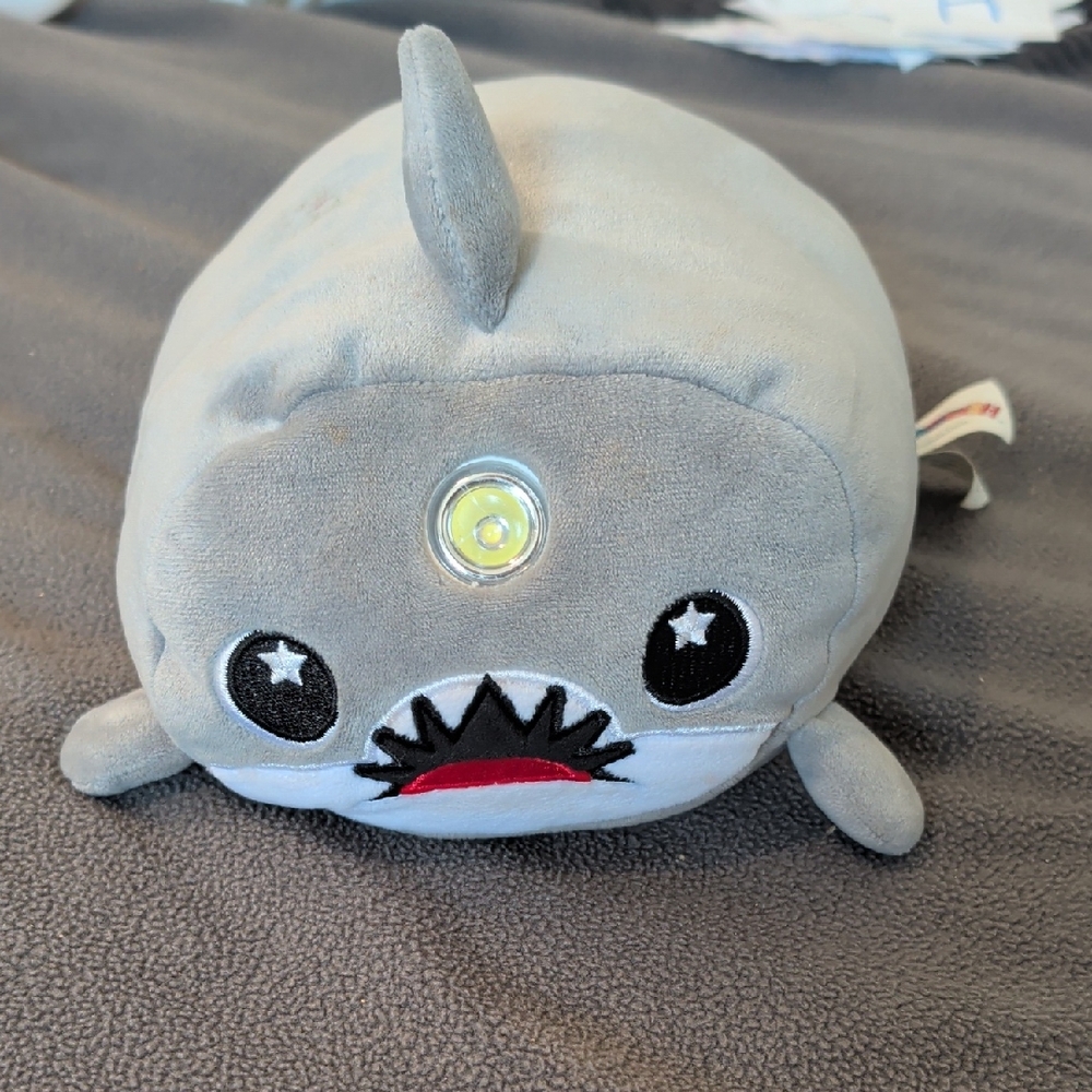 Moosh-Moosh Plush Gray Shark